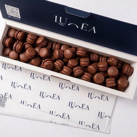Micro macarons box 14kd بوكس 100+ قطعة ماكرون بـ نكهة واحدة يحتوي على نكهة واحدة (فانيلا،جوكلت،كندر، جيزكيك فراوله،بستاشيو،مانقا) بـ لون كلاسيك او عده الوان